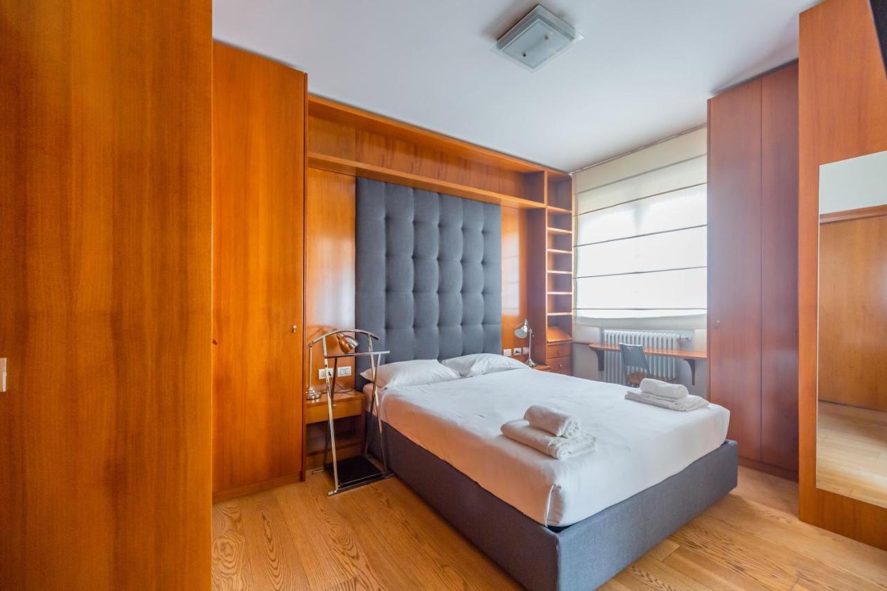 Cozy Apt - Corso Vercelli & Conciliazione M1 Милано Екстериор снимка