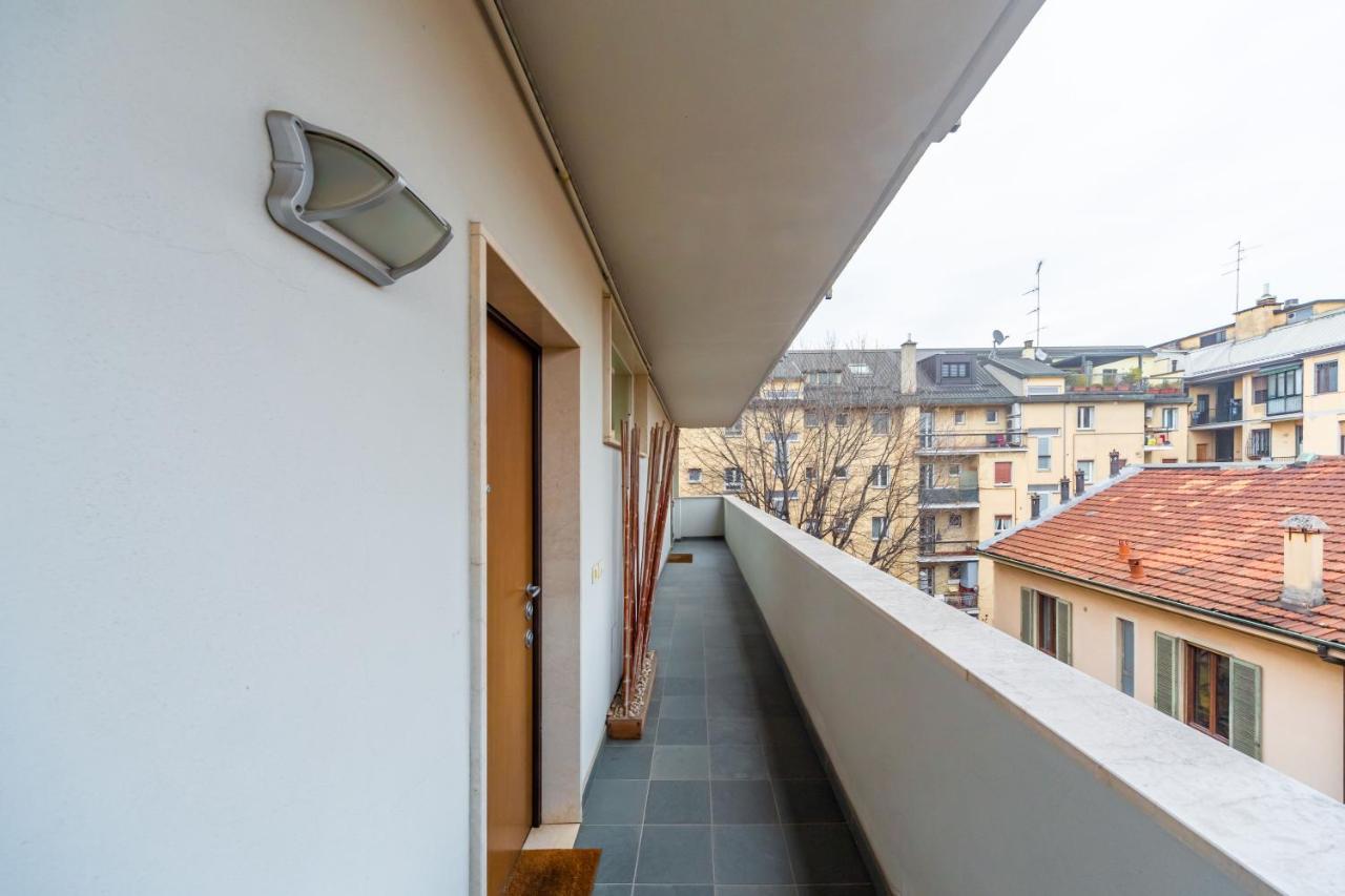 Cozy Apt - Corso Vercelli & Conciliazione M1 Милано Екстериор снимка