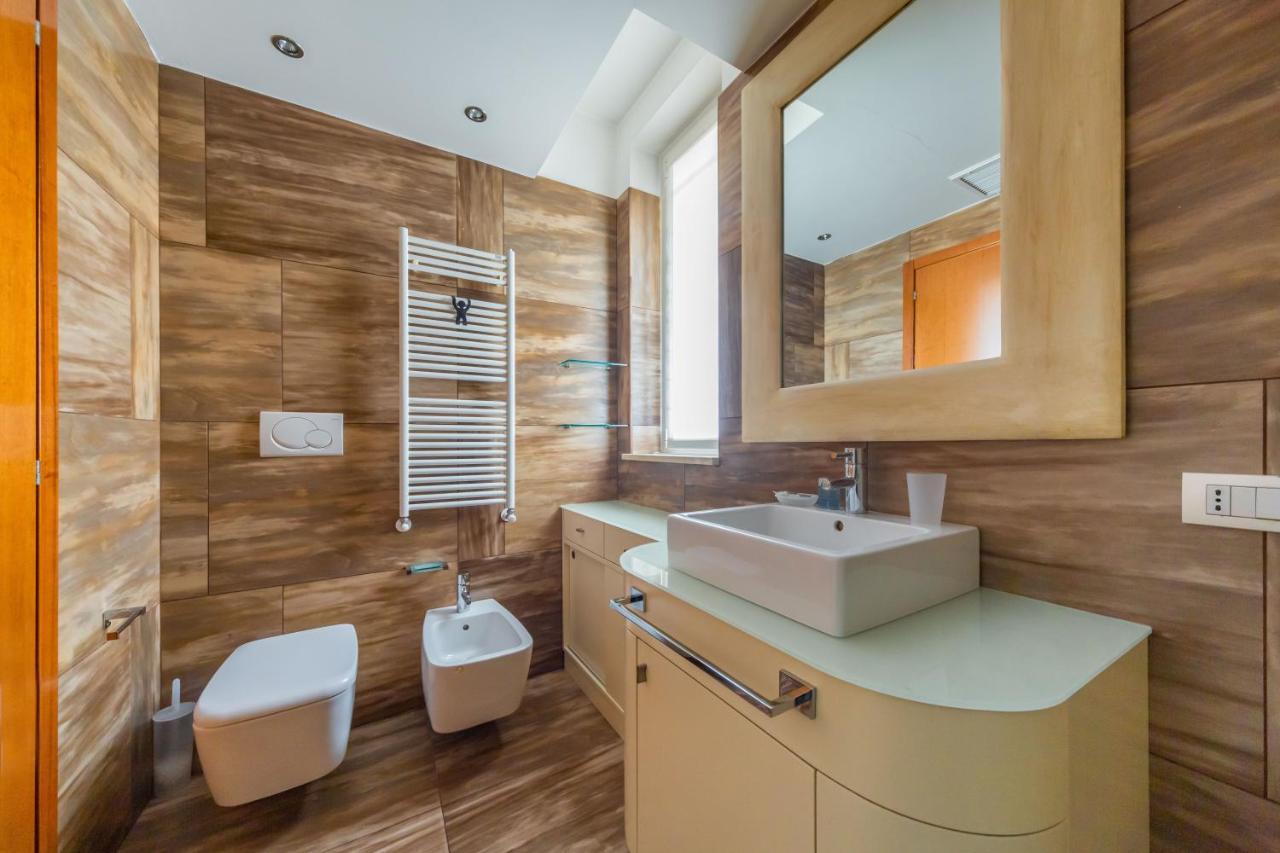 Cozy Apt - Corso Vercelli & Conciliazione M1 Милано Екстериор снимка