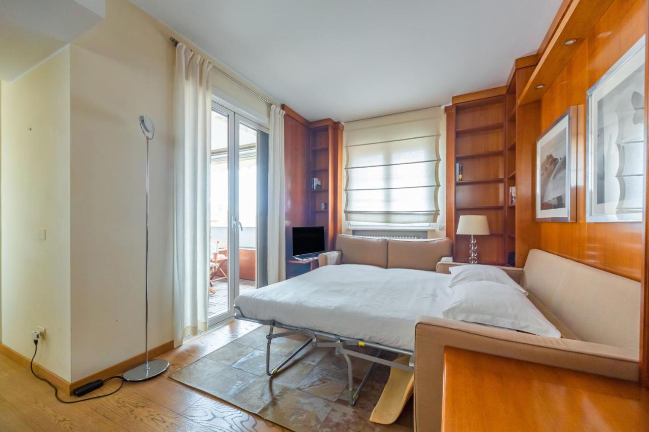 Cozy Apt - Corso Vercelli & Conciliazione M1 Милано Екстериор снимка