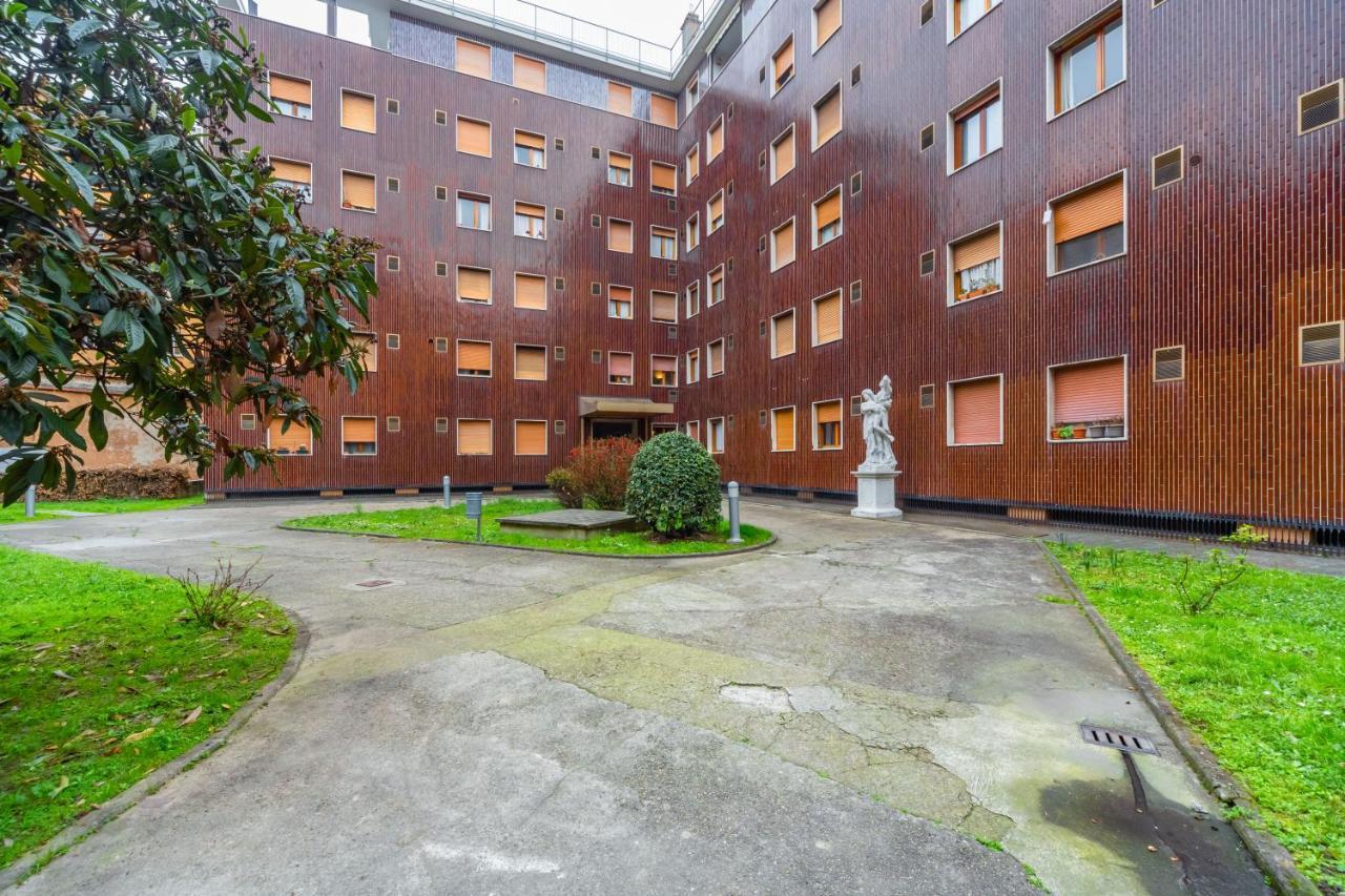 Cozy Apt - Corso Vercelli & Conciliazione M1 Милано Екстериор снимка